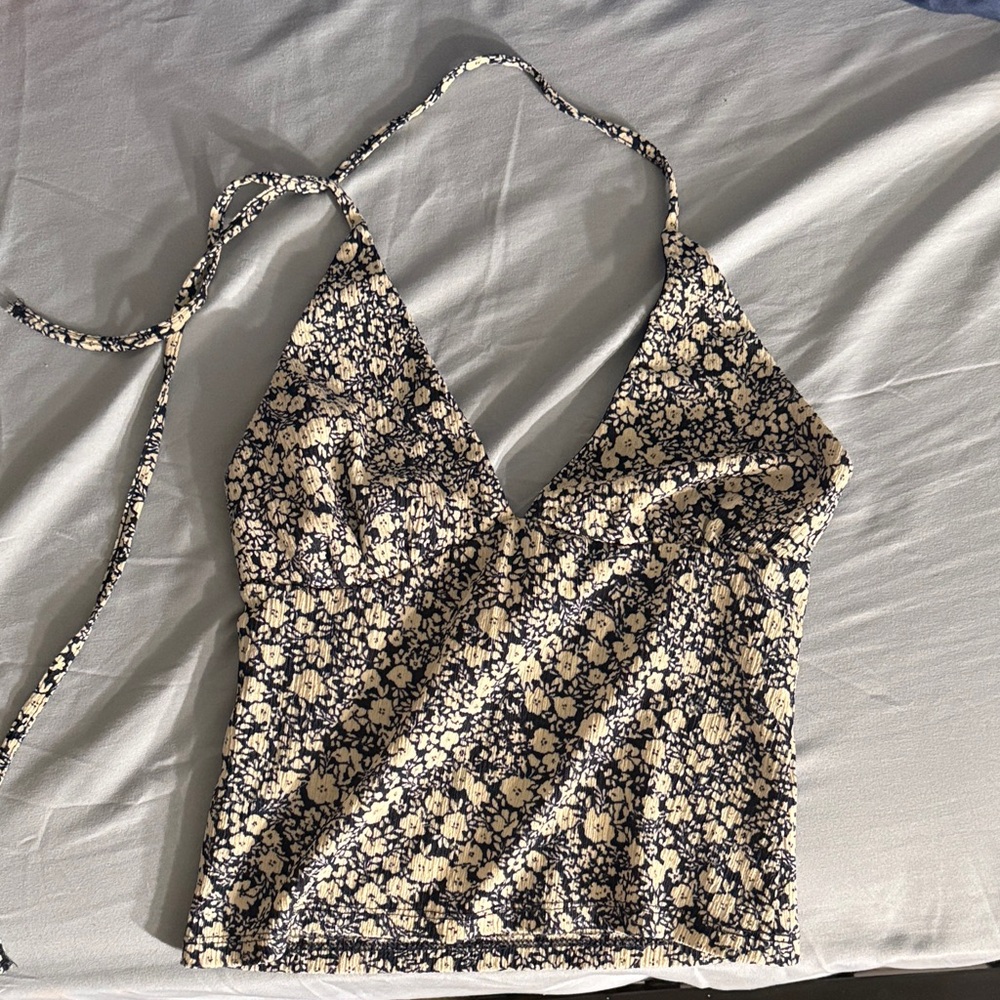 Pull&Bear Halter Neck Top Floral